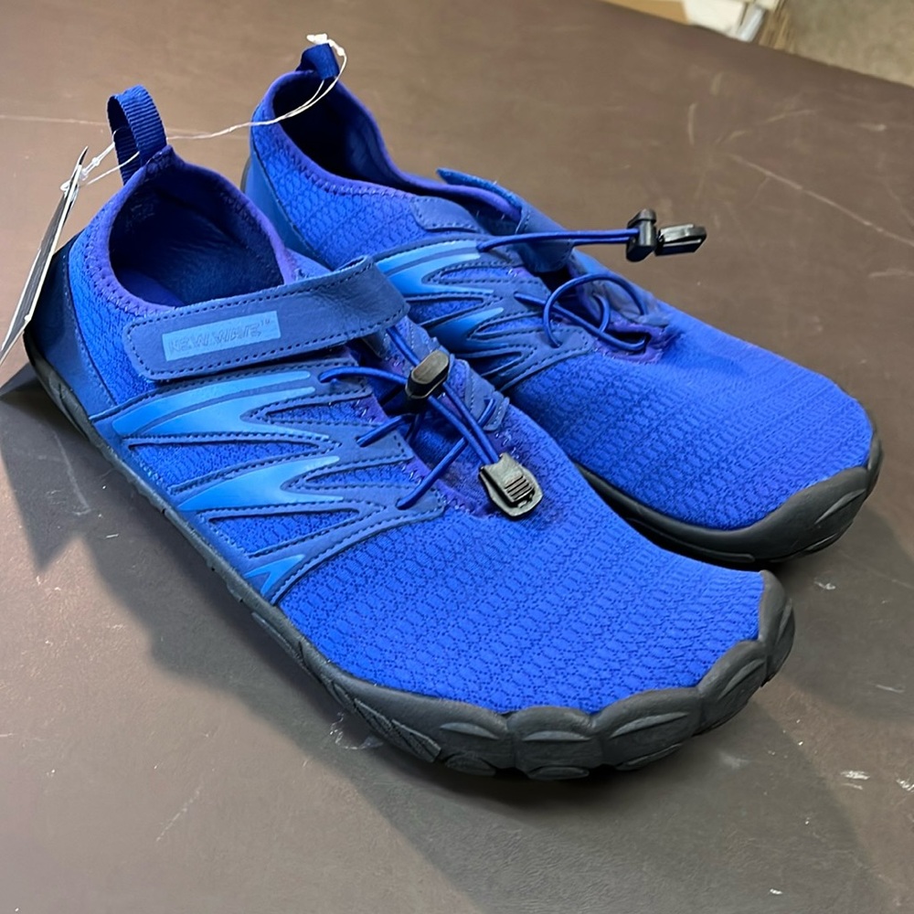 New wave water and yoga shoes brand new sz. 11